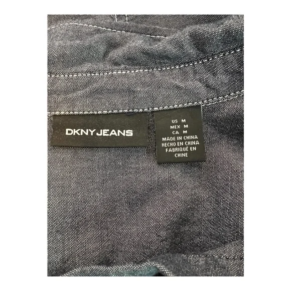 π EUC DKNY Blue Denim Button-Up Collared Shirt Sz M - Picture 6 of 7